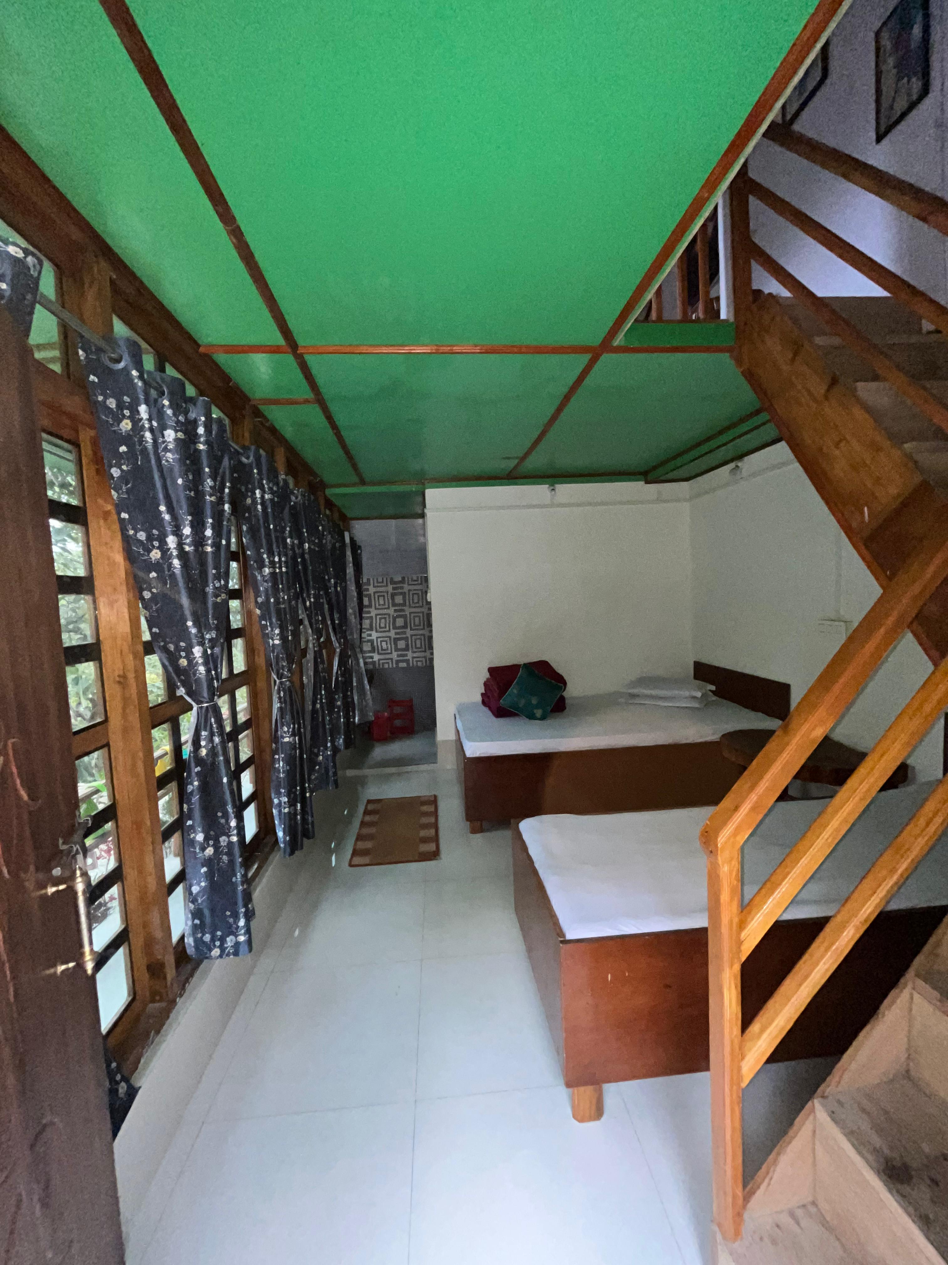 Vacay Nest Garanja Homestay