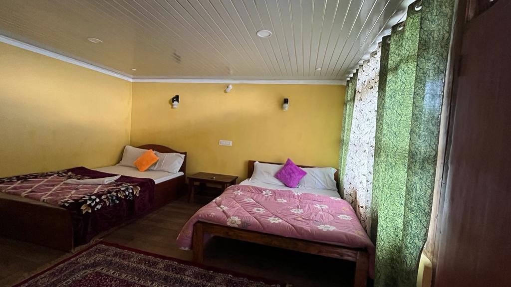 Vacay Nest Pine Valley Homestay